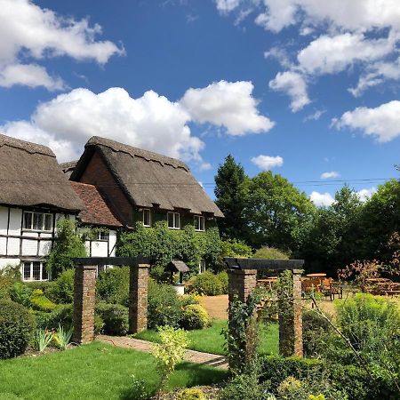 Old Hunters Lodge Whipsnade Limited Екстериор снимка