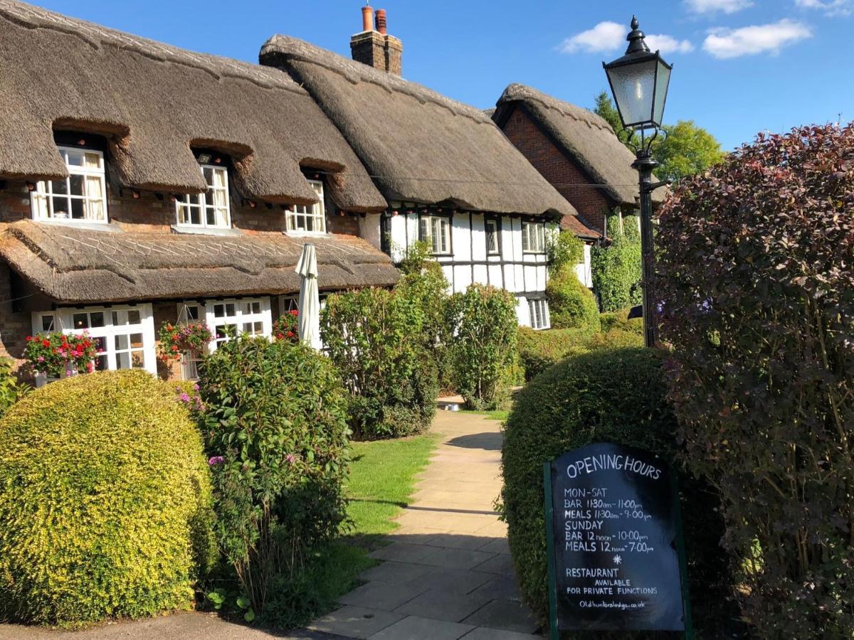 Old Hunters Lodge Whipsnade Limited Екстериор снимка