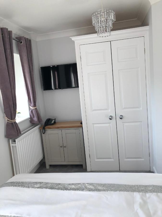 Old Hunters Lodge Whipsnade Limited Екстериор снимка