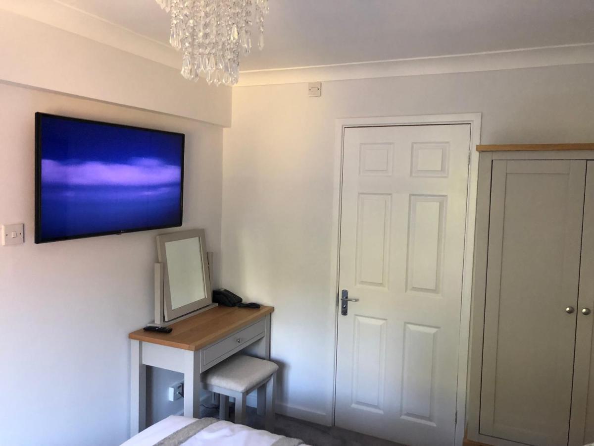 Old Hunters Lodge Whipsnade Limited Екстериор снимка