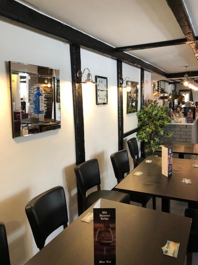 Old Hunters Lodge Whipsnade Limited Екстериор снимка