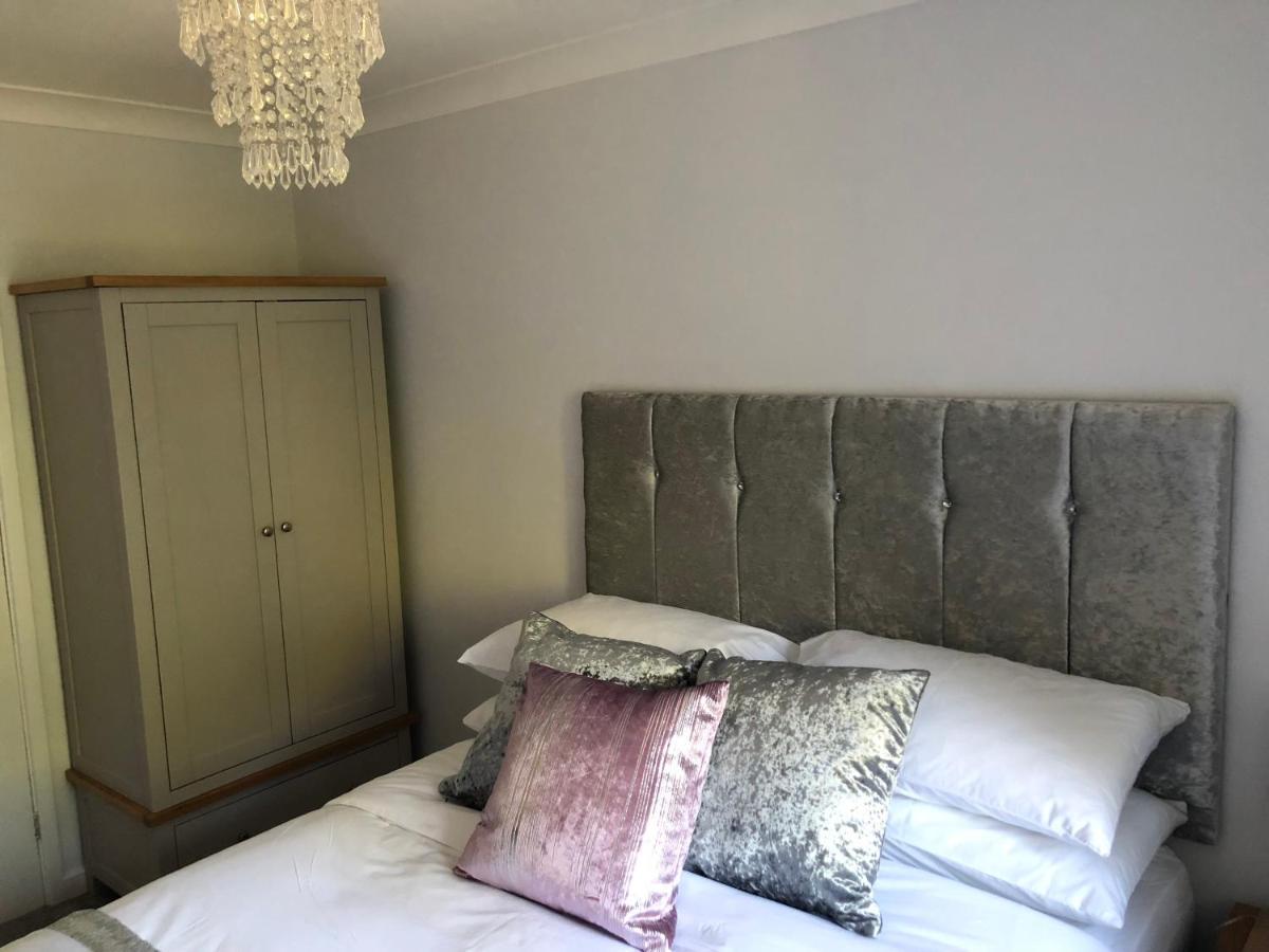 Old Hunters Lodge Whipsnade Limited Екстериор снимка