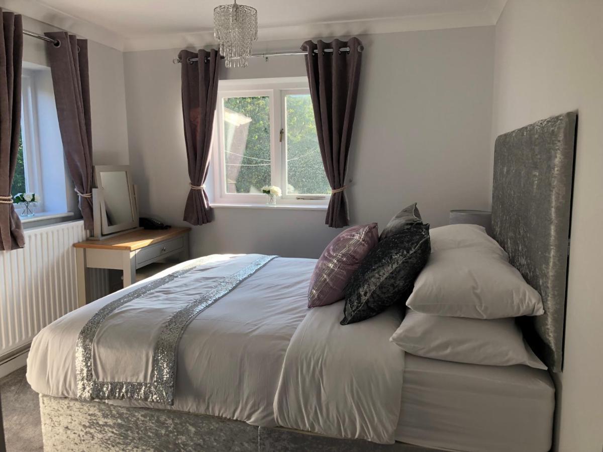 Old Hunters Lodge Whipsnade Limited Екстериор снимка