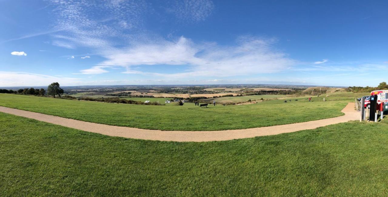 Old Hunters Lodge Whipsnade Limited Екстериор снимка
