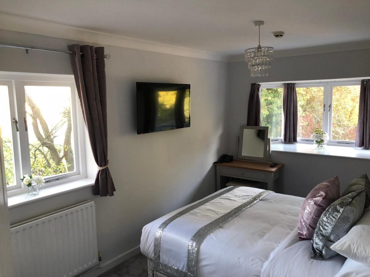 Old Hunters Lodge Whipsnade Limited Екстериор снимка